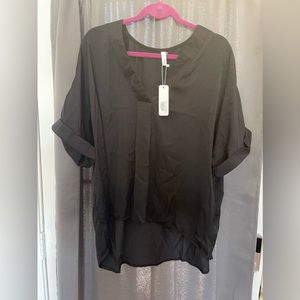 NWT Glam blouse. Black